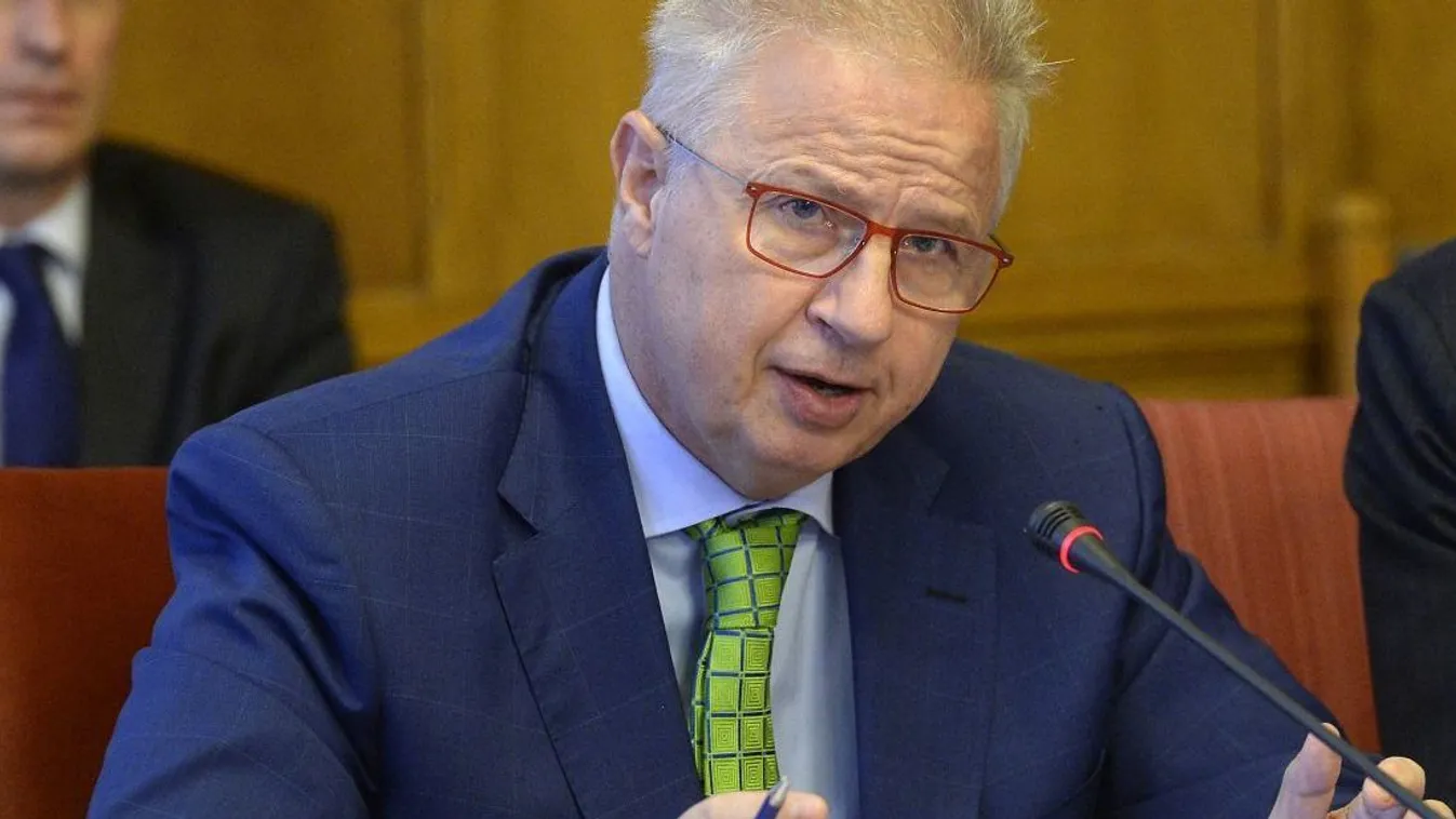 Trócsányi: Nyilvánvaló igazságtalanság az EP jogi bizottságának döntése