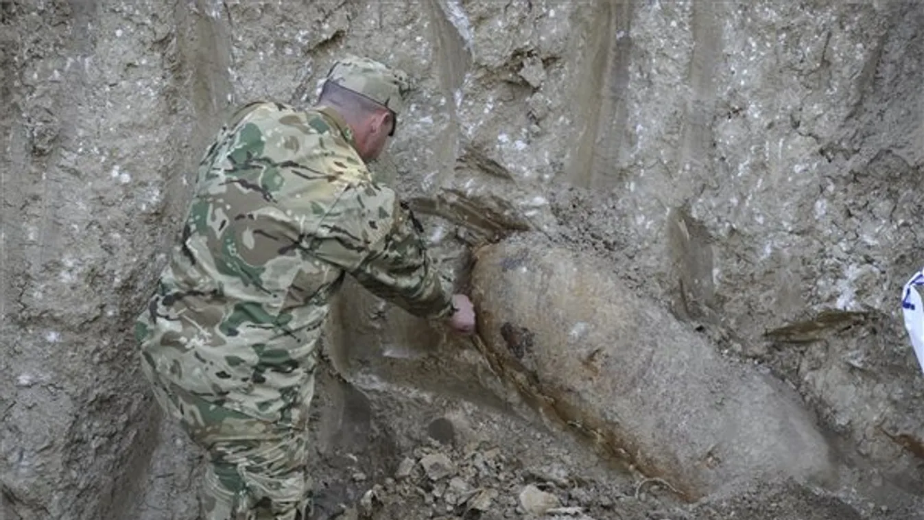 Világháborús bombát hatástalanítanak ma a Móricz Zsigmond körtérnél
