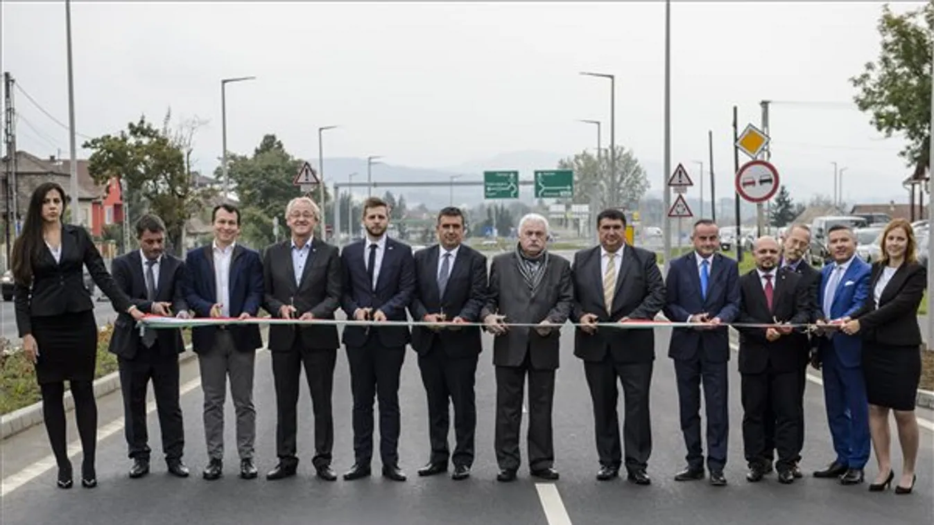 A 21-es főút új kétsávos szakaszait adták át Nógrád megyében