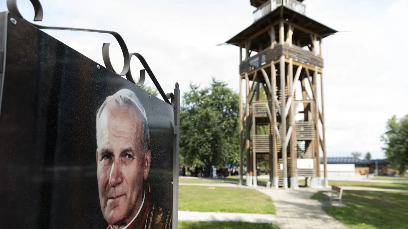 Felavatták a II. János Pál pápáról elnevezett teret Máriapócson