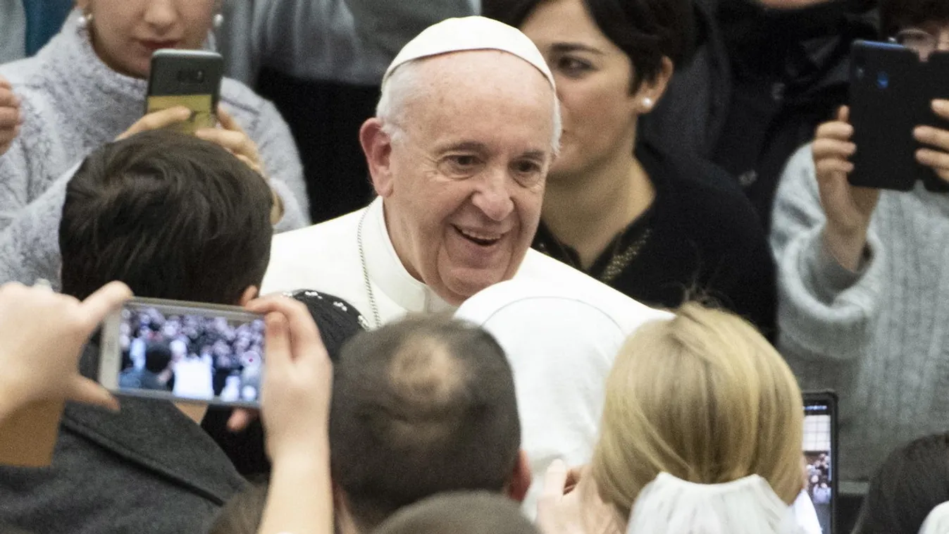 Ferenc pápa: a kiváltság kultúrája és a korrupció érdekszövetsége miatt csupán keveseknek adatik meg a gazdagság