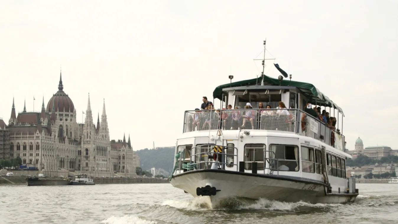 Új hajók beszerzését tervezi a BKV