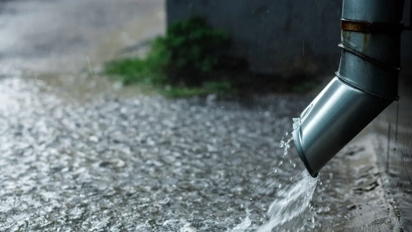 Másodfokú riasztásokat adtak ki felhőszakadás veszélye miatt