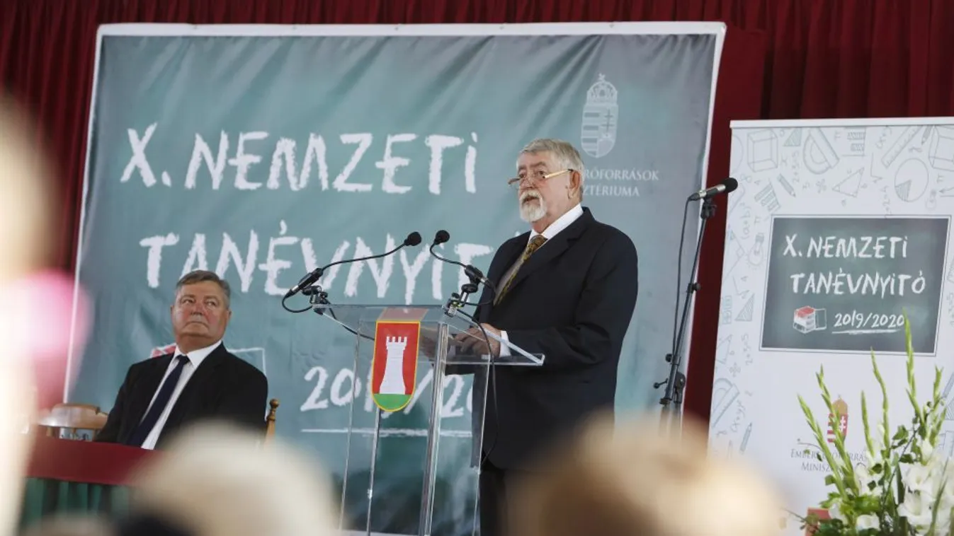 Kásler: A kormány célja, hogy mindenben támogassa a gyermekeket nevelő családokat