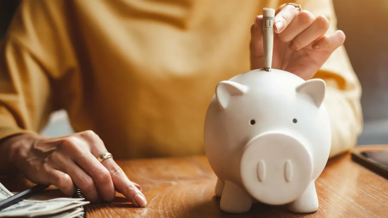 EMMI: Novemberben érkezik a nyugdíjprémium és a nyugdíjkiegészítés