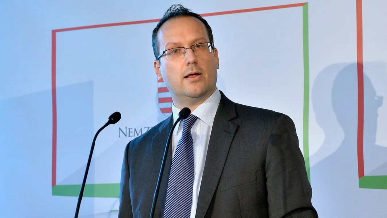 Okostelefonon lehet majd dolgozatot írni