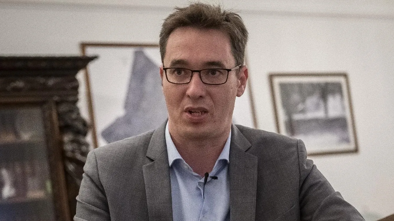 Óbuda: Karácsony "élő adásban bizonyította alkalmatlanságát"