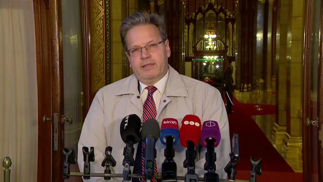 Fidesz-KDNP: Az ellenzék védi a védhetetlent