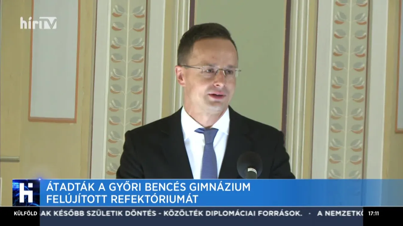Átadták a győri bencés gimnázium felújított refektóriumát