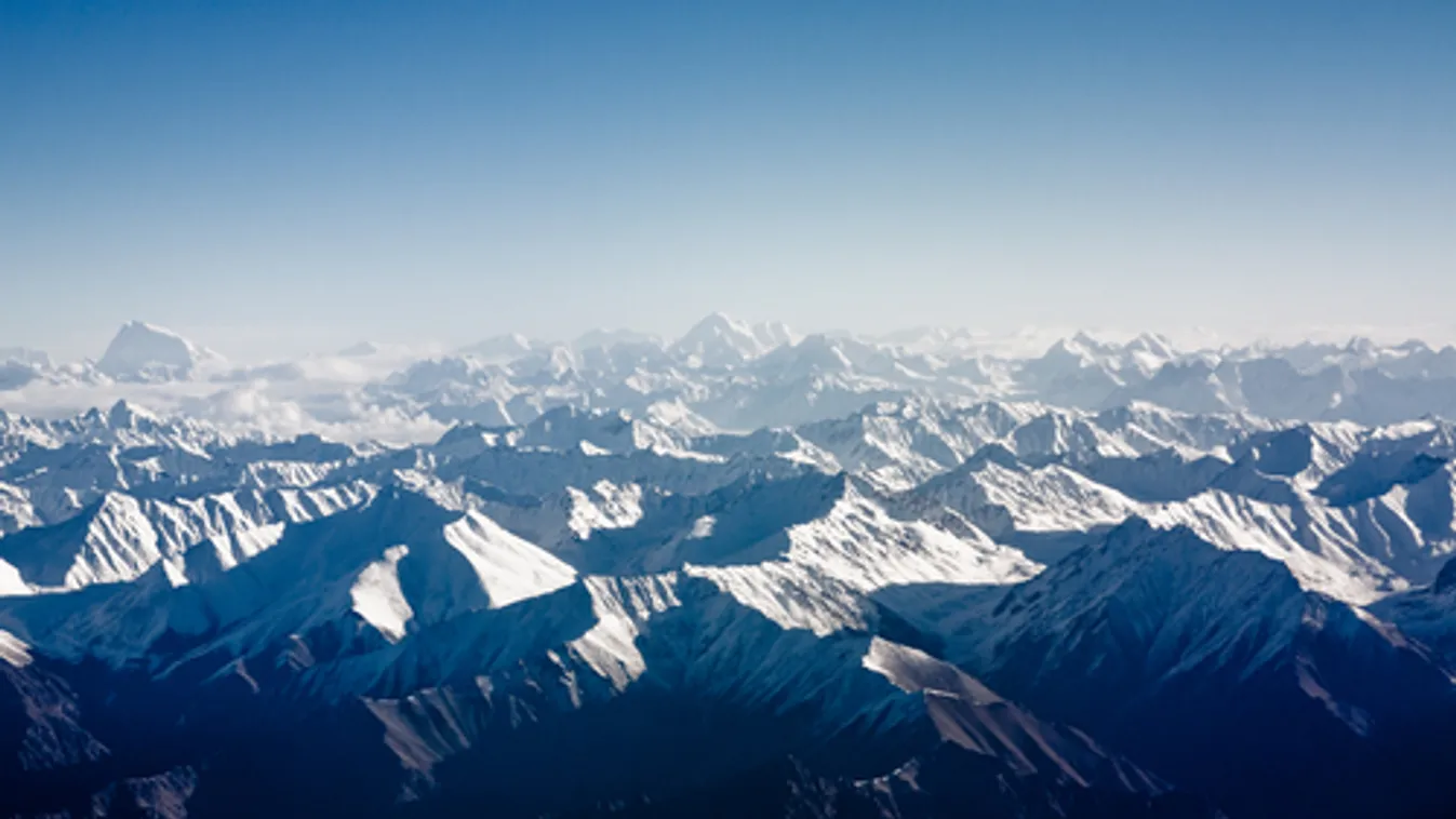 Hét hónap alatt hódította meg a világ 14 legmagasabb hegycsúcsát egy nepáli hegymászó