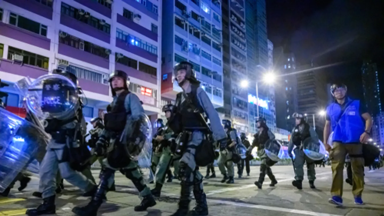 Teljesen leállt a hongkongi metró