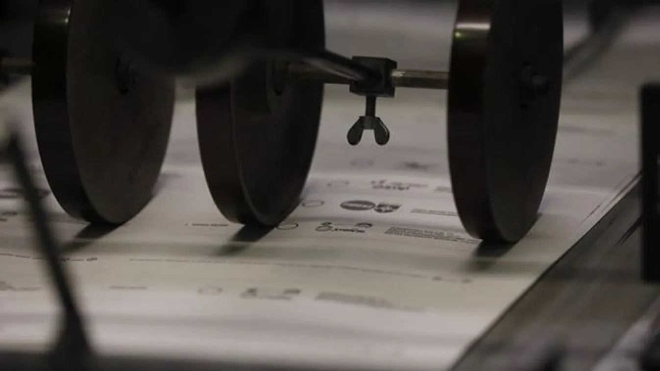 Vasárnap reggel hat órakor nyitnak a szavazókörök