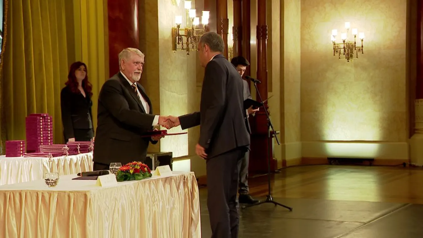 Kásler: A Batthyány-Strattmann László-díj az emberség kitüntetése