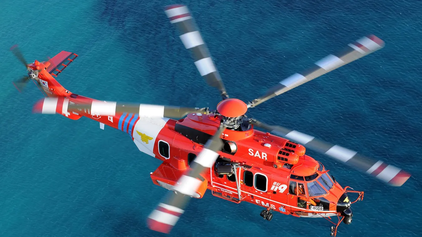 Tengerbe zuhant egy mentőhelikopter Dél-Koreában