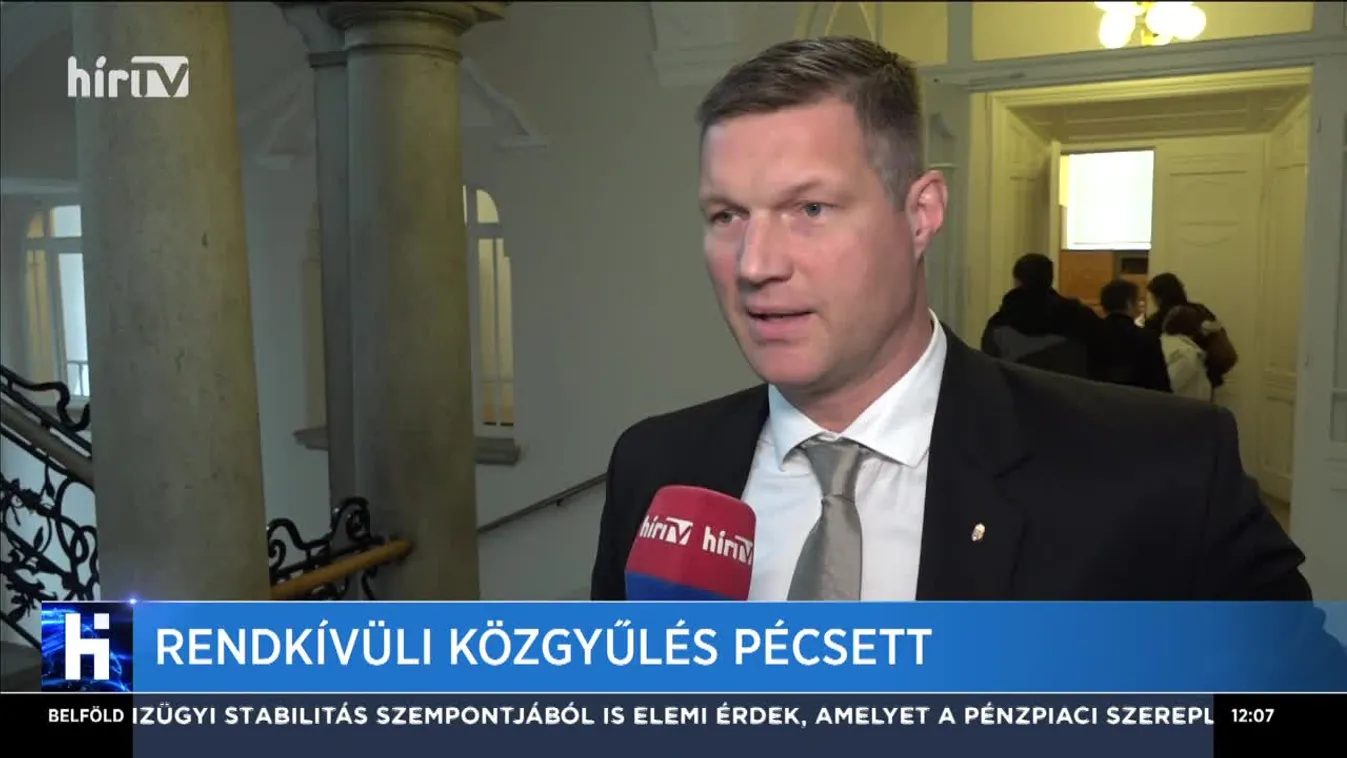 Rendkívüli közgyűlés Pécsett