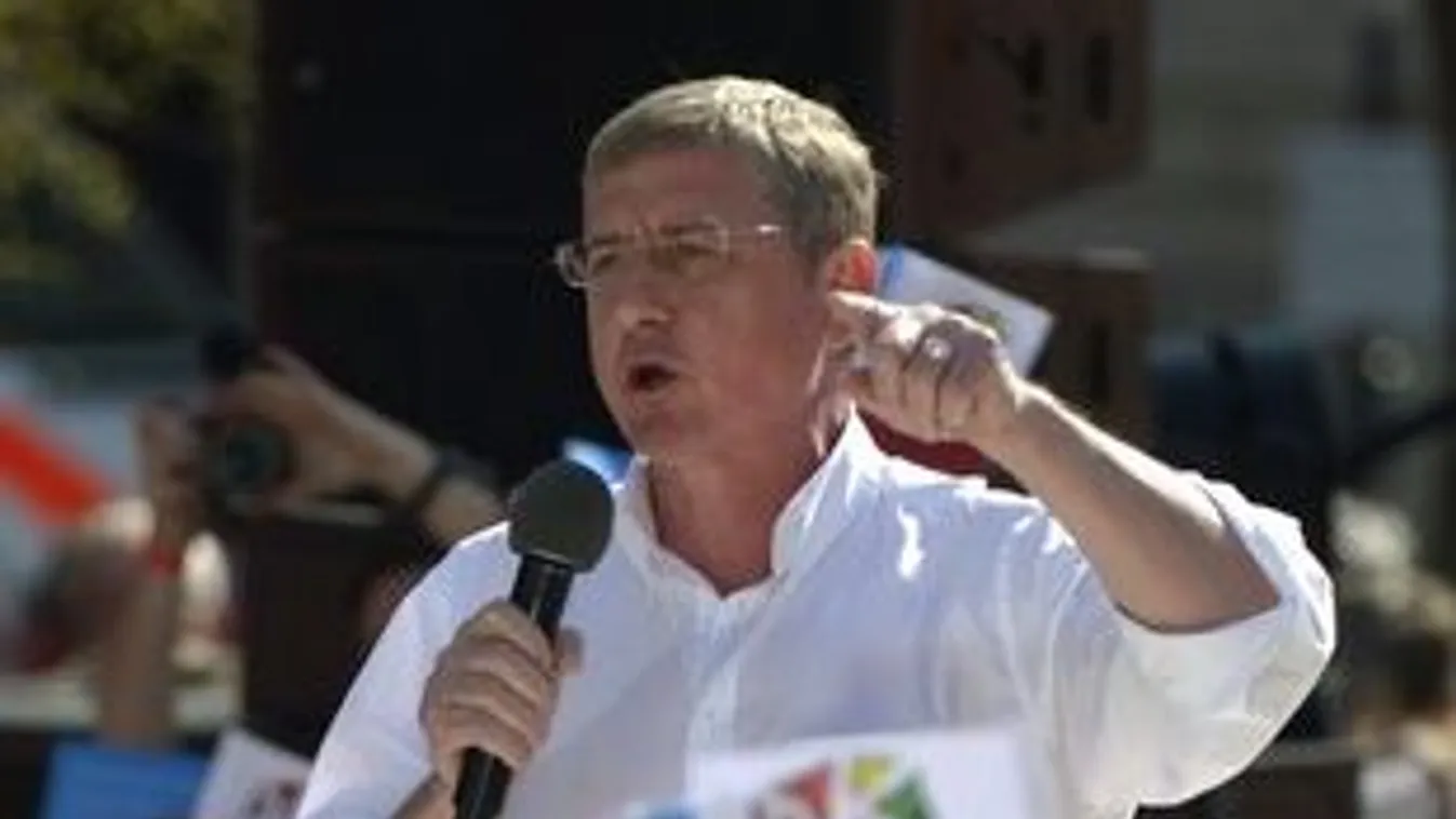 Gyurcsány keveri a kártyát, ideológiai hadviselés folyik