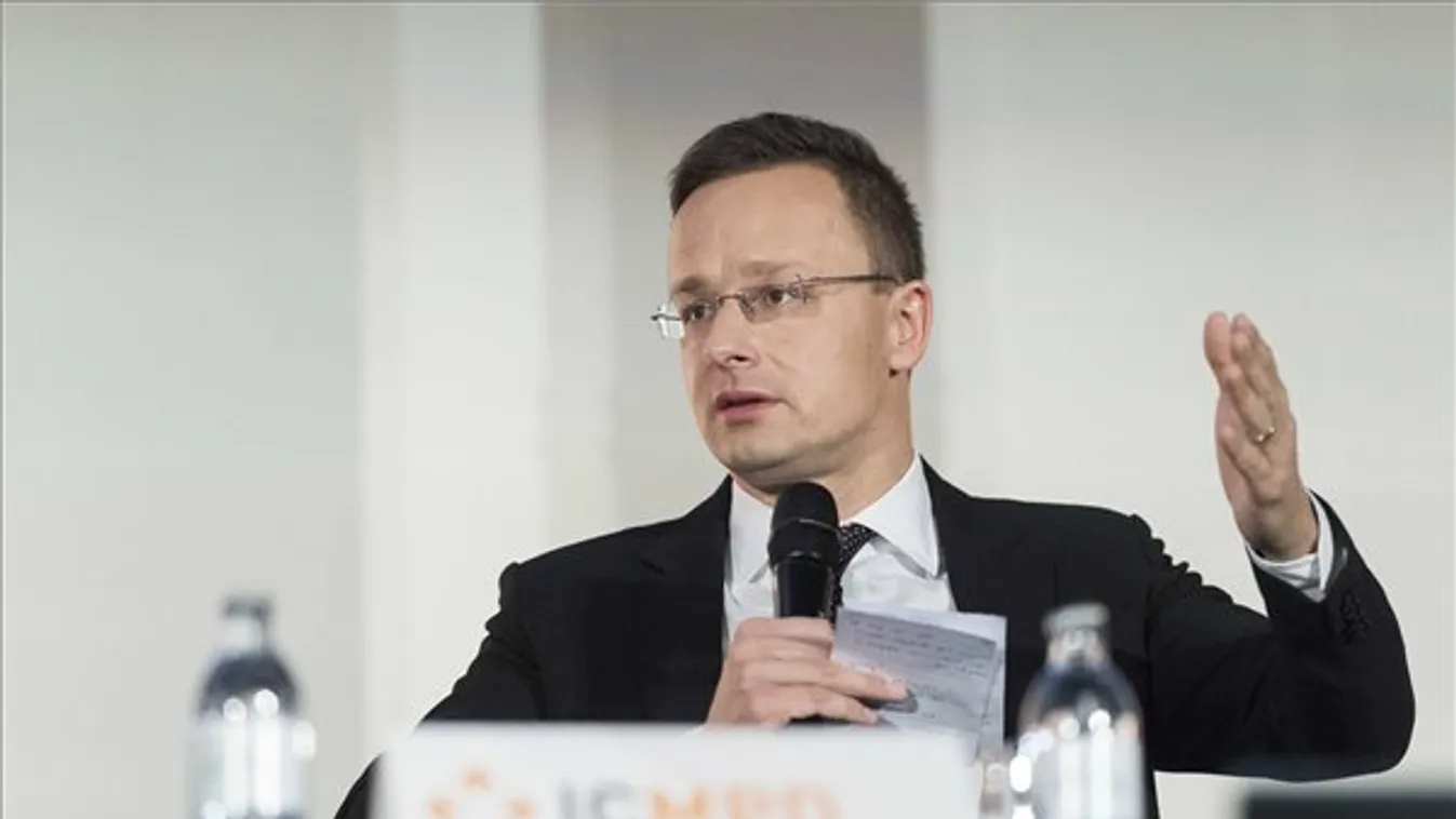 Szijjártó Péter: A migrációs helyzet egyre súlyosabb, százezren torlódtak fel a Balkánon