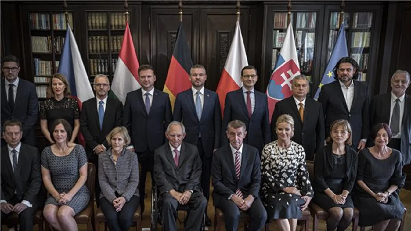 Kövér: A magyarok a csehekkel és a szlovákokkal együtt emlékeznek a bársonyos forradalomra