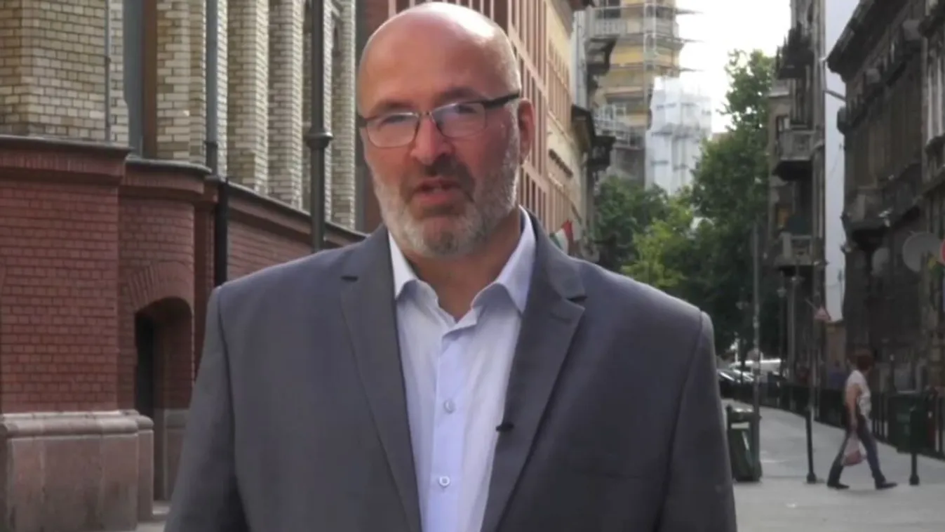 Pikó elveszi a 13. havi fizetést az egészségügyi és szociális dolgozóktól