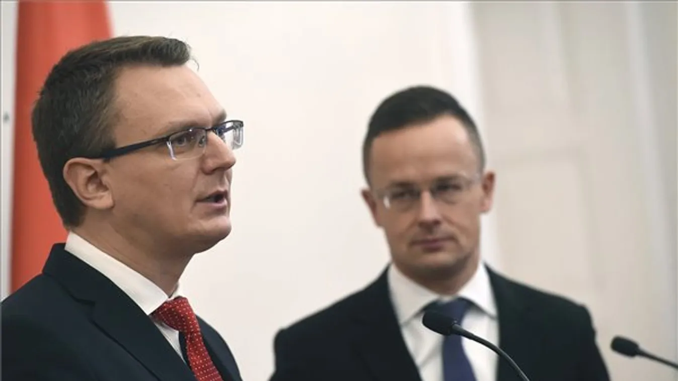 Szijjártó: Legyen nemzetközi emléknapja a kommunista diktatúrák áldozatainak!