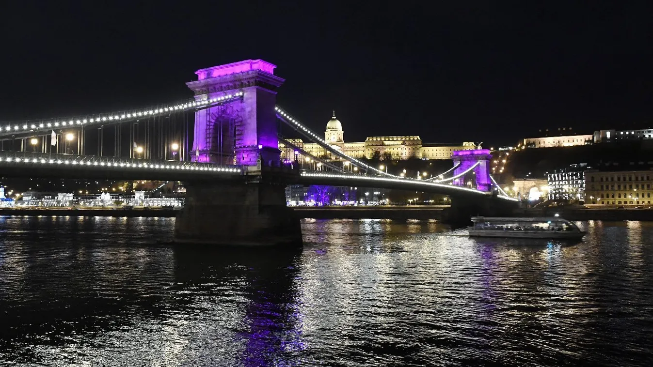 Lila fénnyel világítják ki a Lánchidat a koraszülöttekért