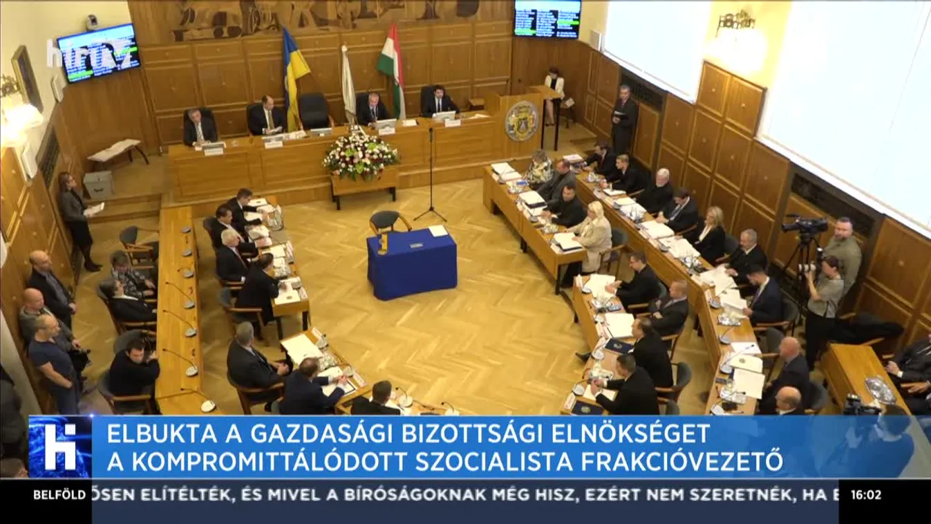 Elbukta a gazdasági bizottsági elnökséget a kompromittálódott szocialista frakcióvezető