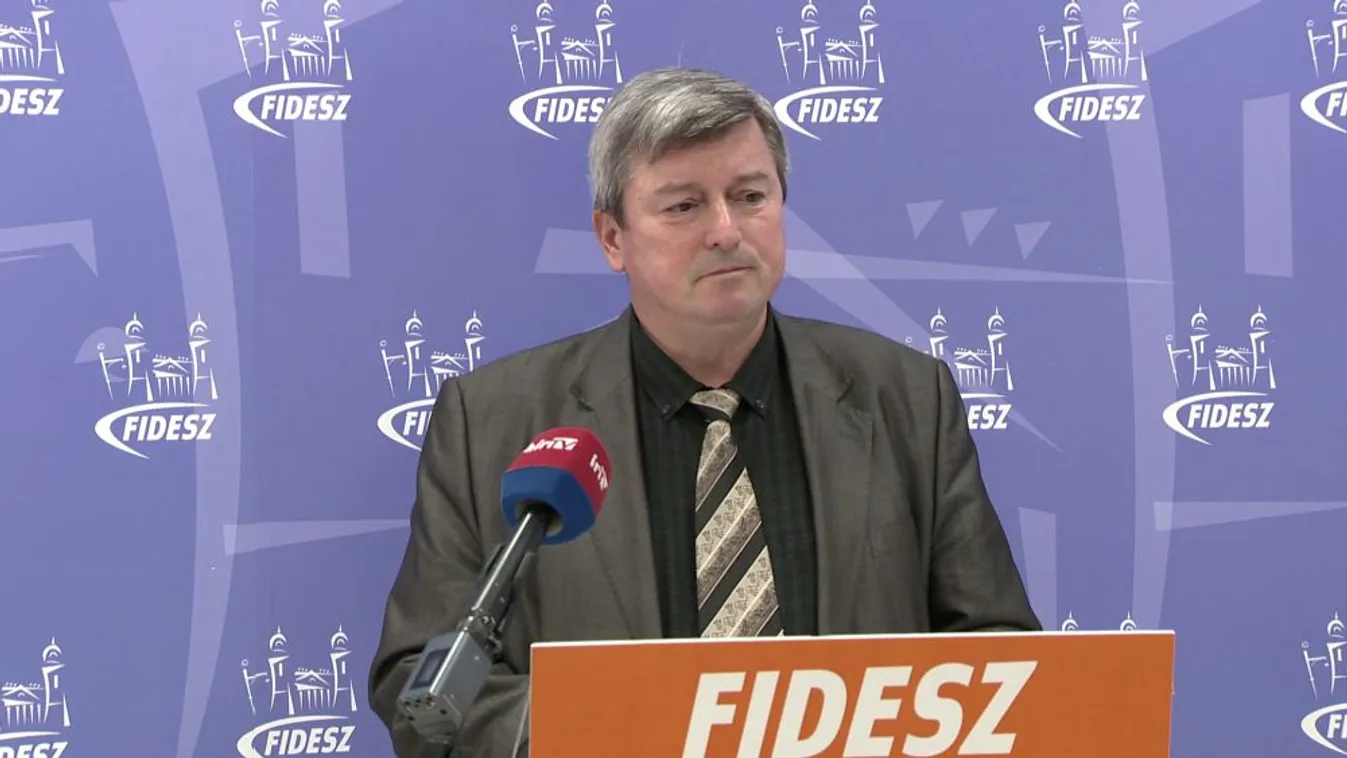 „A Momentummal új szintet lépett a nemzetárulás”