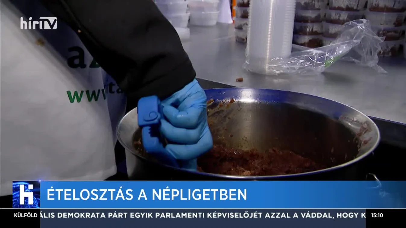 Ételosztás a Népligetben