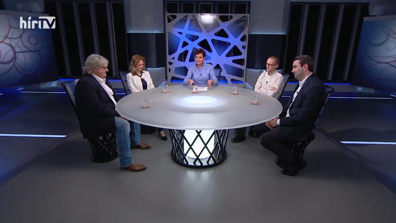 Civil kör: Aki nem lép egyszerre, az nem lesz színházigazgató estére?