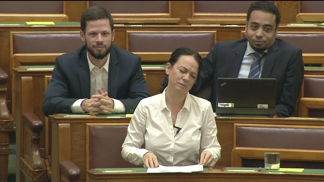 Hol vannak a petíciók, a leragasztott szájak, a festett monoklis képviselők?