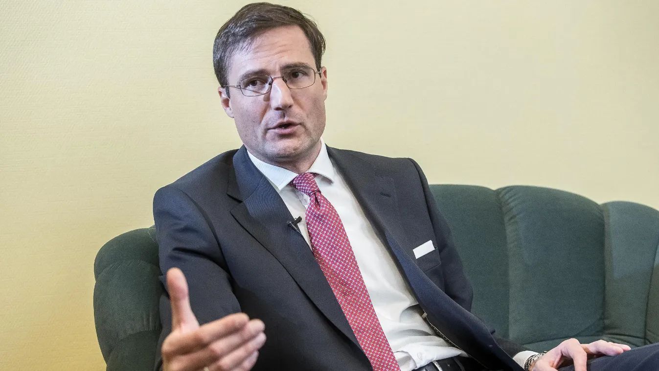 Tűzfalcsoport: Nyugaton sem felejtik Gyöngyösi Márton listázását