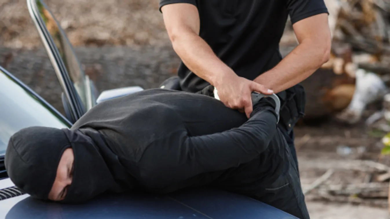 Őrizetbe vettek 20 feltételezett terroristát Törökországban