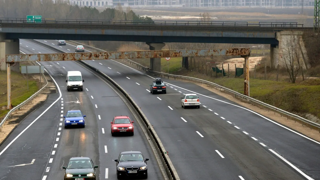 Forgalommal szemben hajtott egy román nő az M0-son, rendőrök állították meg