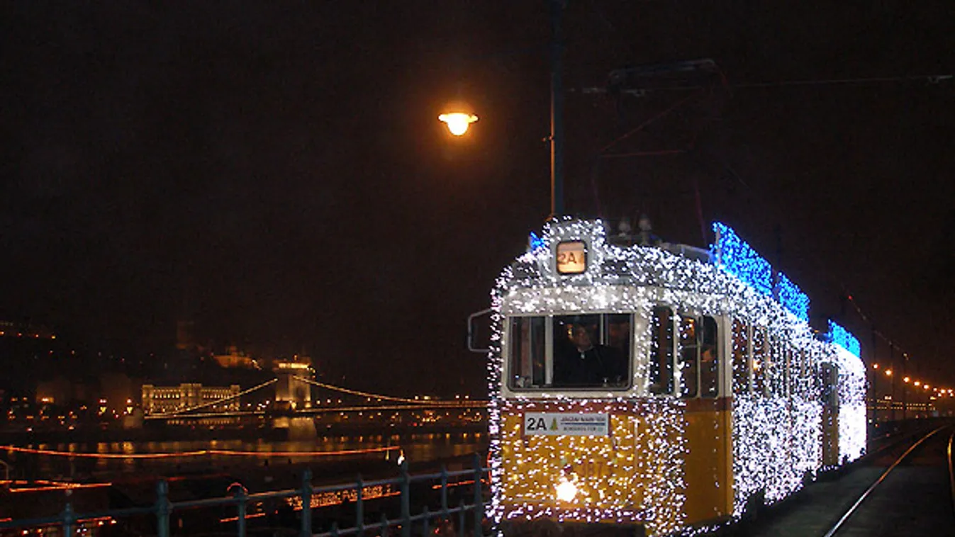 Magyar Nemzet: Megtöltötték a külföldi turisták Budapestet