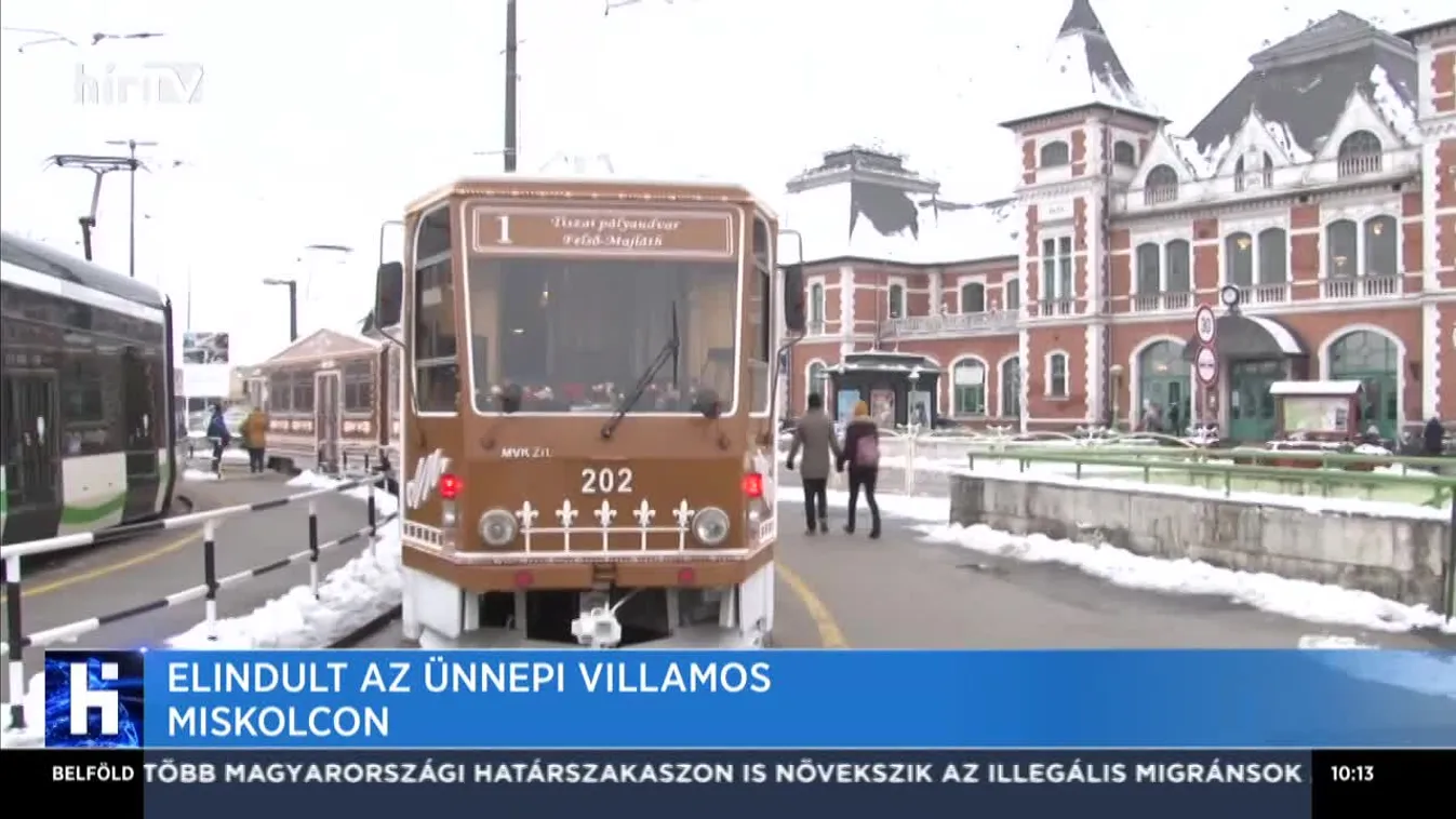 Elindult az ünnepi villamos Miskolcon
