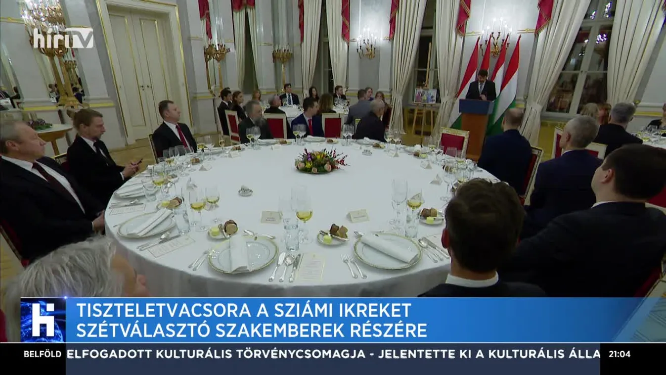 Áder: Ismét kalapot emelhetünk a magyar orvosok előtt