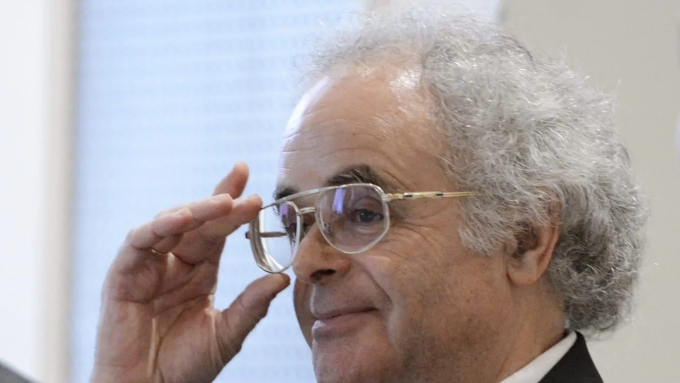 OKSZ: Minden eddigi rekordot megdöntött az év végi forgalom az üzletekben