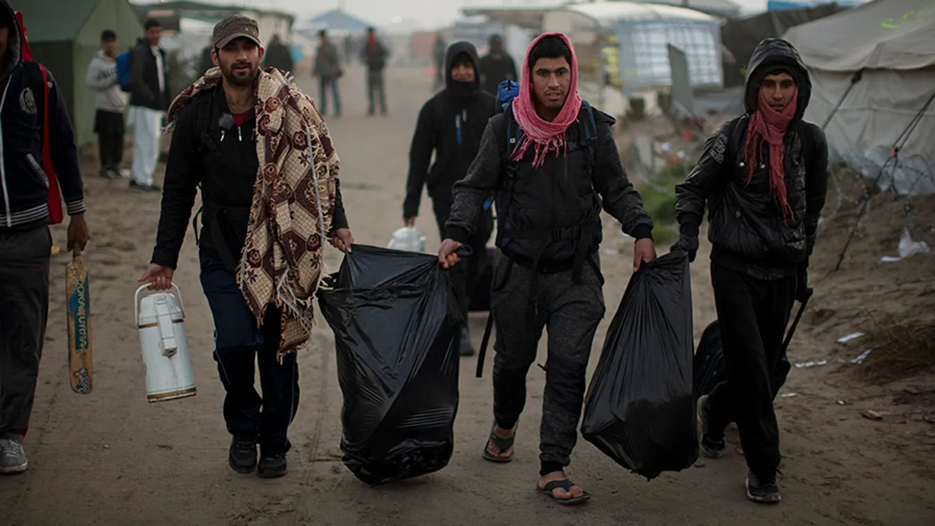 Ismét migránstábort számoltak fel Párizsban