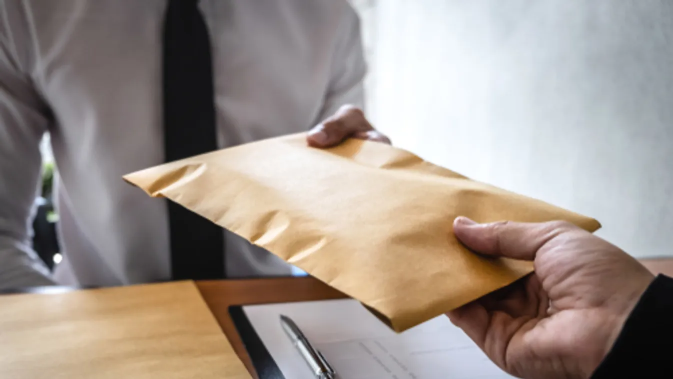 Milliárdos összeg landolhatott az ügyvédeknél