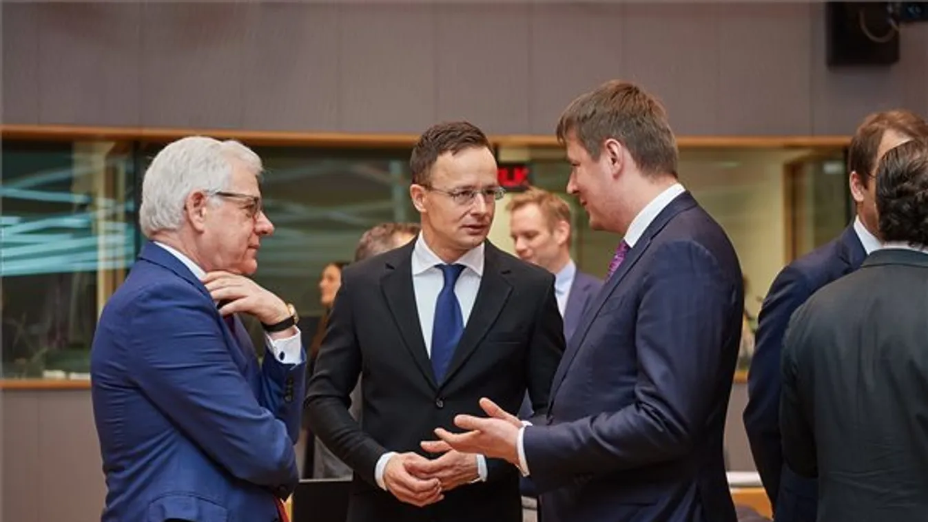 Szijjártó: Az Észak-Afrikában jelentkező instabilitás a migrációs nyomás erősödését eredményezheti