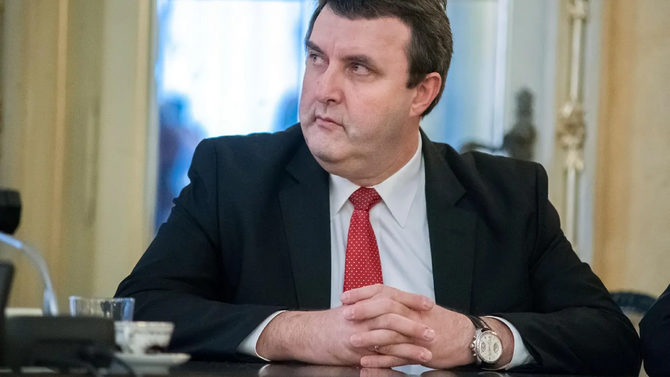 Palkovics: Három ütemben hajtja végre a kormány a klímastratégiáját