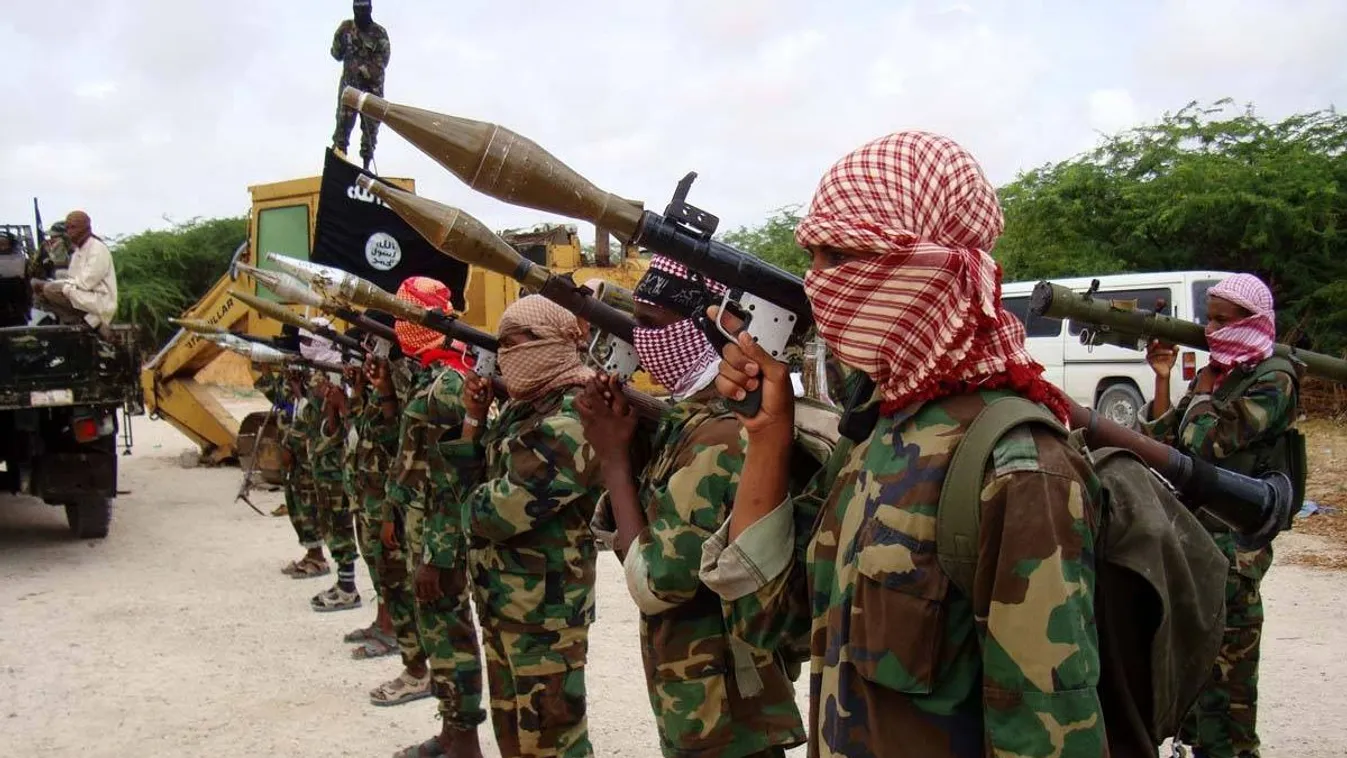 Szélsőségesek lerohantak egy kenyai katonai bázist, több amerikai állampolgár is életét vesztette