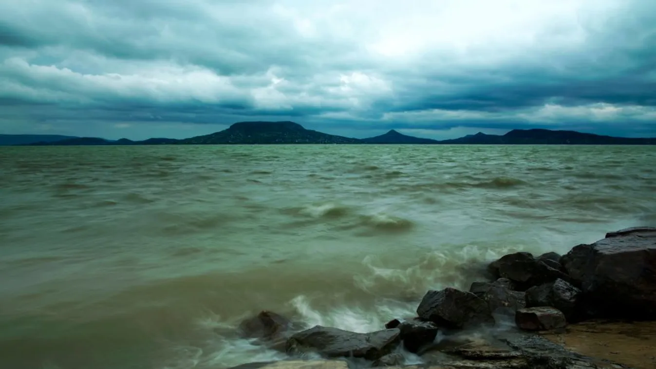 Akkora szél várható, hogy kibillenhet a Balaton vízszintje