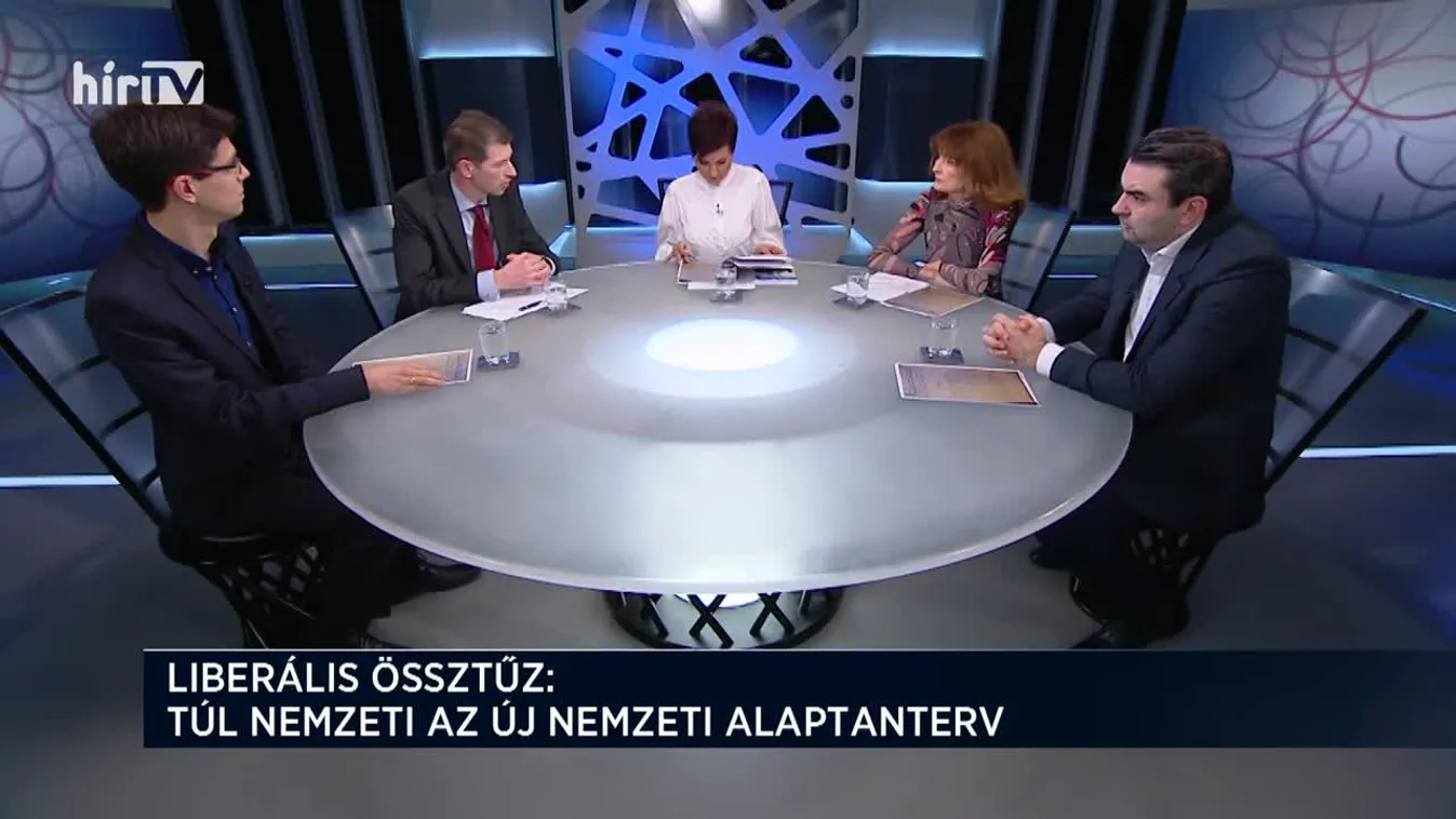 Civil kör: A balliberális ellenzék szerint túl nemzeti a Nemzeti Alaptanterv