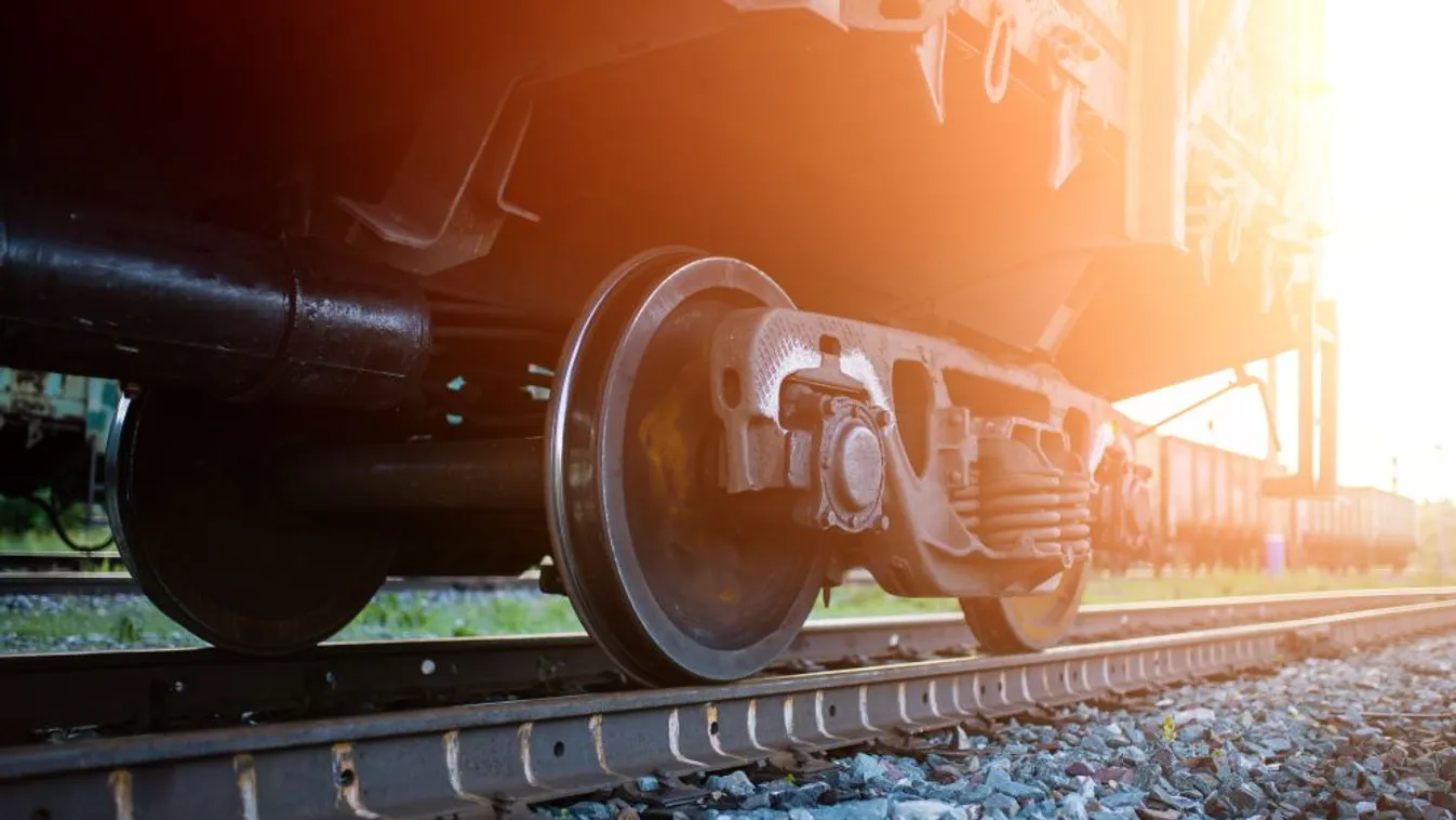 Kisiklott egy motorvonat Rákosrendezőnél