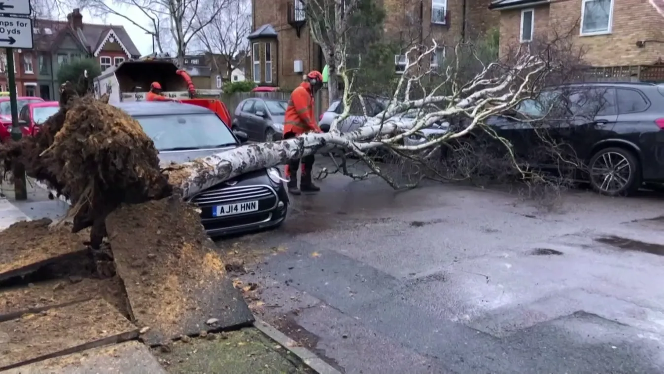 Emberéleteket követelt és fennakadásokat okozott a Ciara ciklon Európa-szerte