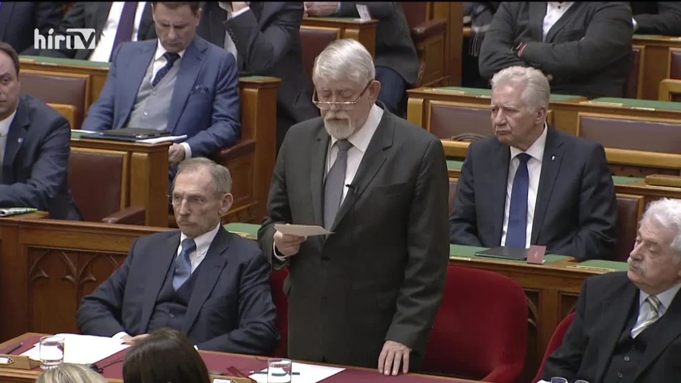 Az operatív törzs munkájának ismertetésével indult a tavaszi ülésszakasz