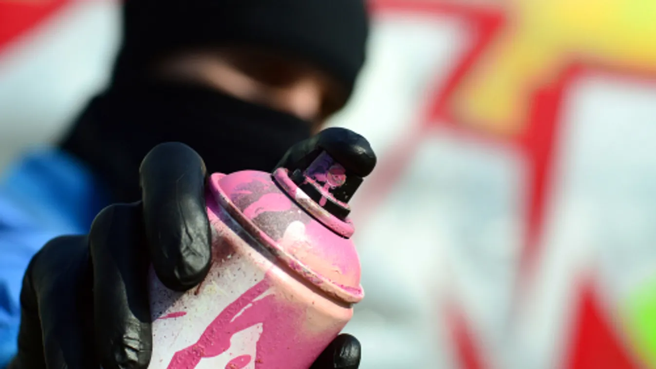 Súlyosan megrongálták Banksy Valentin-napi falfestményét