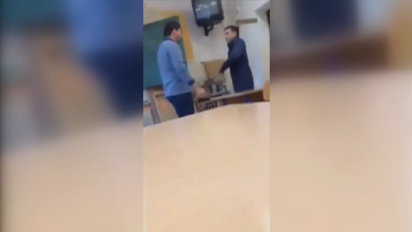 Tanárára támadt egy roma diák