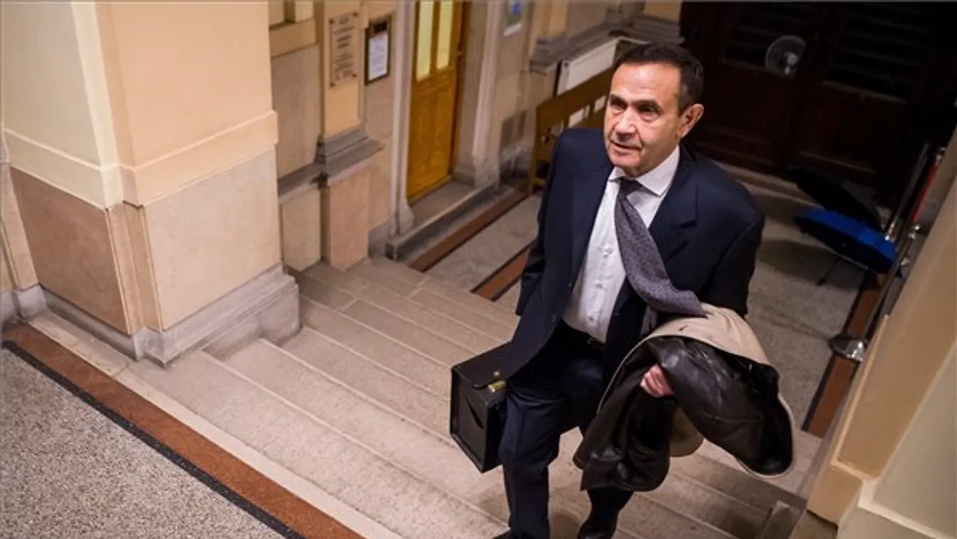 Portik és Gyárfás a vádlottak padján